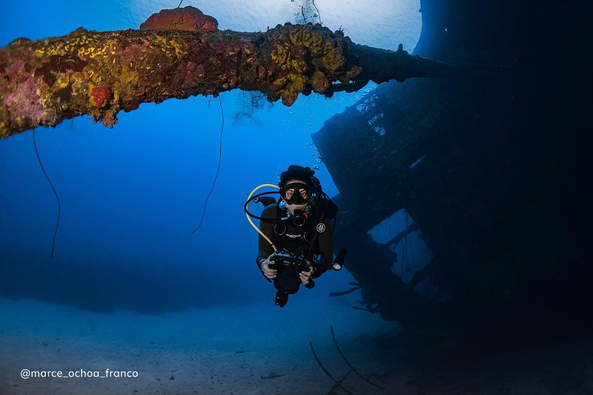 Shipwreck Diving at Hilma Hooker, Bonaire